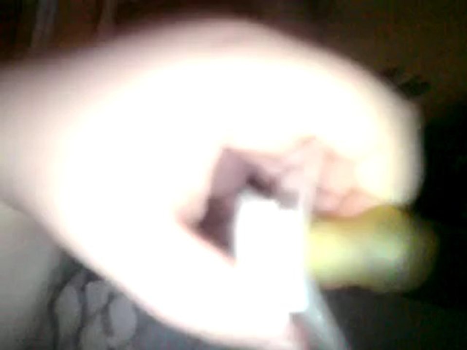 Leker med sin mamma "låtsasgråter"