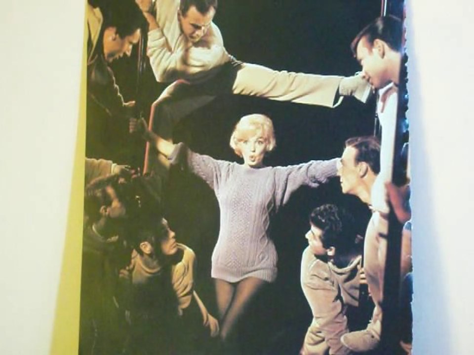 Marilyn Monroe - Diamonds Are A Girl Best Friends