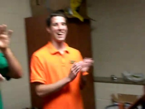 Le record du plus grand nombre de pièces dans le nombril