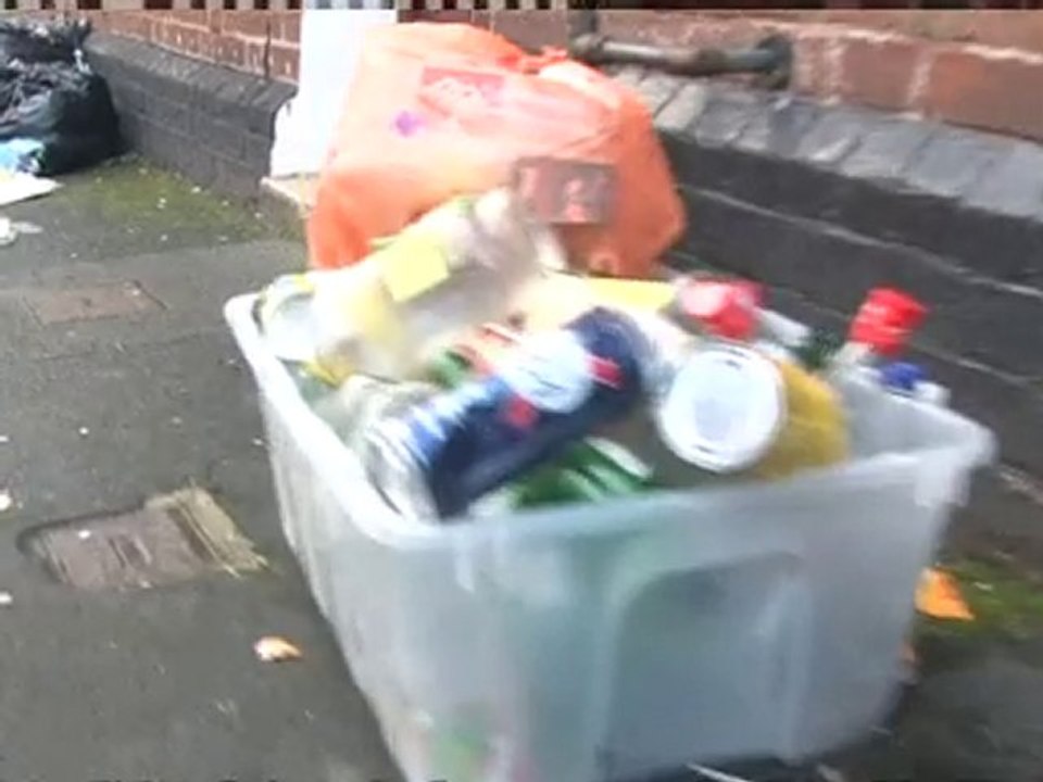 Anger rises over unemptied bins