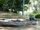 Australian floods spread to 40 towns