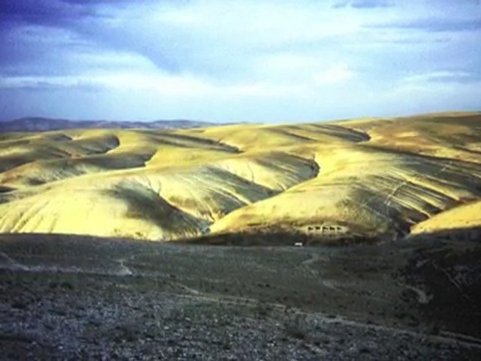 Kalktı Göç Eyledi