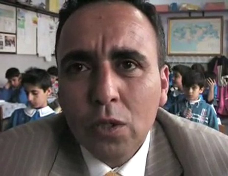 Ben bir öğretmenim