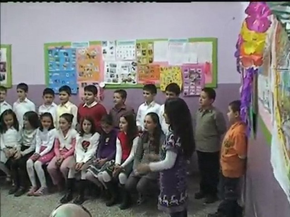 Mutlu Çocuklar Sınıfı Koro Gösterisi 2