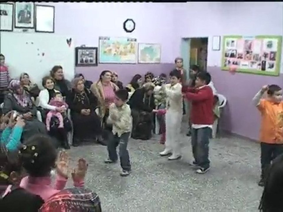 Mutlu Çocuklar Sınıfı Koro Gösterisi 4