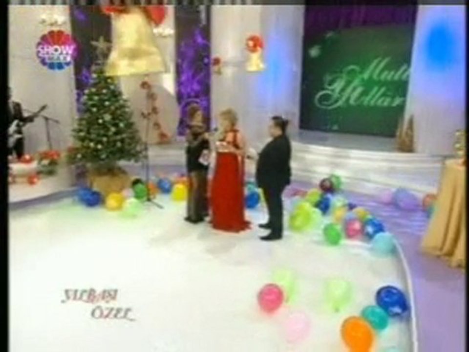 NECLA BATUM - SHOWMAX YILBASI EGLENCE PROGRAMI - 2010