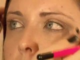 How To Apply Eyelid Makeup