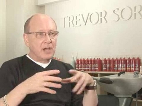 Wigs: FAQ : Where can I find a salon that cuts wigs?