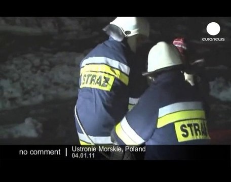 Un cerf sauvé des eaux glacées - no comment