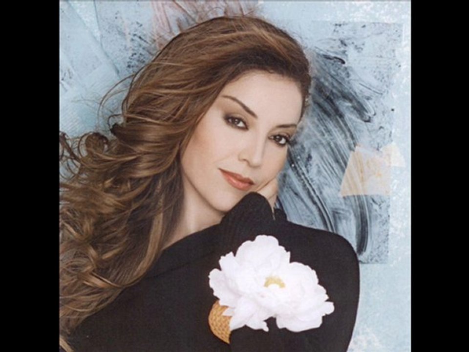 Aşkın Nur Yengi - Ayrı Gayrı | Gözümün Bebeği - 2011