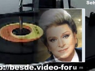 Zeki Müren- Yoksun Bu Gece Yine Zehroldu Şarabım - ( Musıki Dergahı)