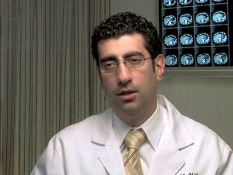 Diverticulitis : What are the symptoms of diverticulitis?