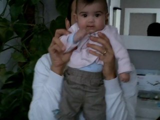 papa me prends pour une marionette!