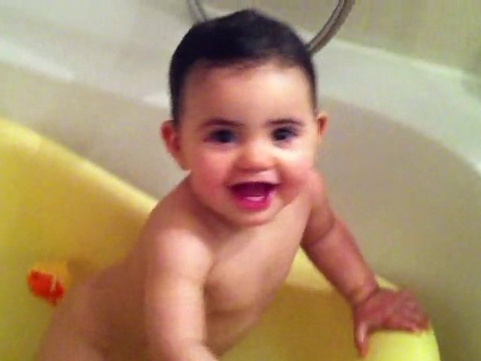 Camille : le bain j'adoooore le 6/01/2011