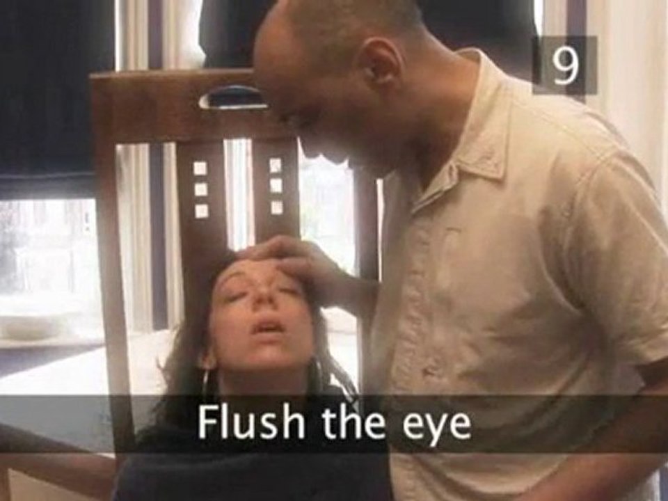 How To Remove A Foreign Object From The Eye