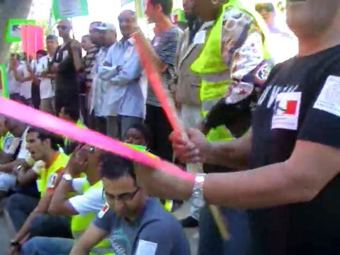 Manif sous les fenétres de jean-Claude GAUDIN