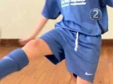 Ball Juggling - Laces And Knees