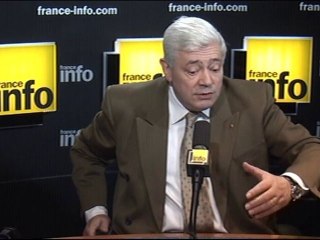 Gollnisch et le FN: "Ne pas vendre la peau de l'ours"