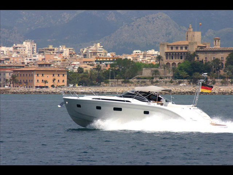 Bavaria Deep Blue 46 2011 presented by BestBoats24