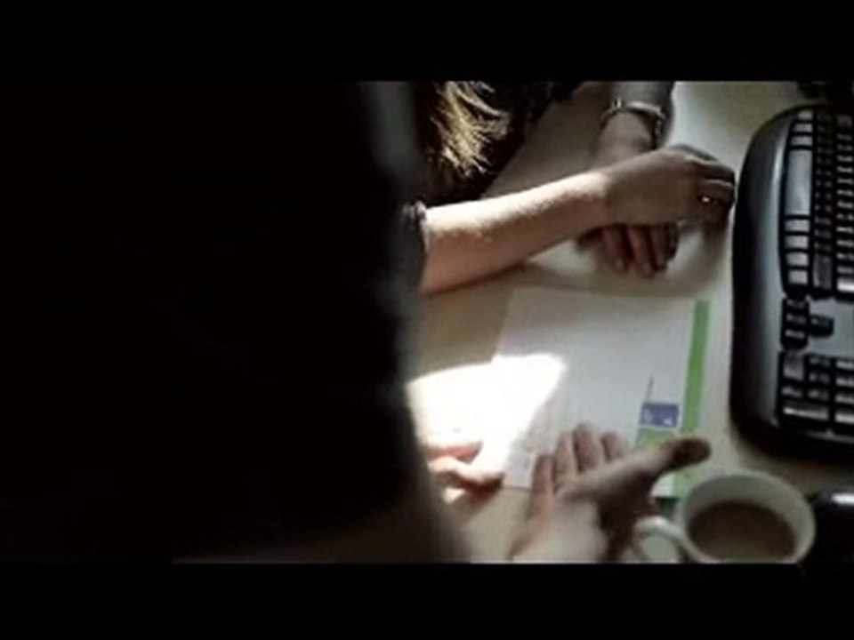 Kahraman TAZEOĞLU"dizinde uyuyor ayrılık"