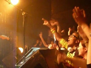 Bruno Mars - Fou rire en Live (Paris)