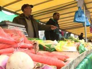 Contestation sociale au Maghreb: réactions sur le marché de Belleville à Paris