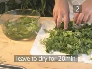 How To Make Cashews And Blue Cheese Salad