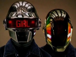 Juliette Lewis avec les robots de Daft Punk