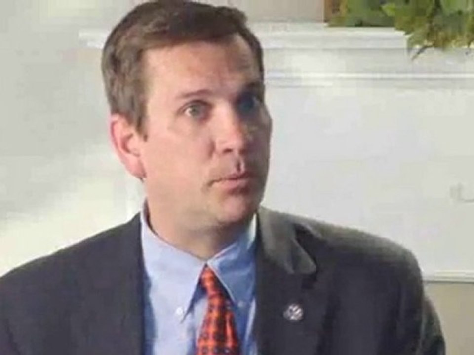 School Crisis Scenarios : How should school administrators handle suspicious packages?