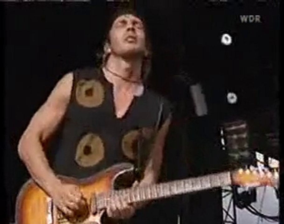 Maná Clavado en un bar (www.fansdemana.es.tl)