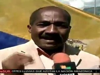 Unas dos mil personas se manifiestan en Quito contra la revocación de mandatos