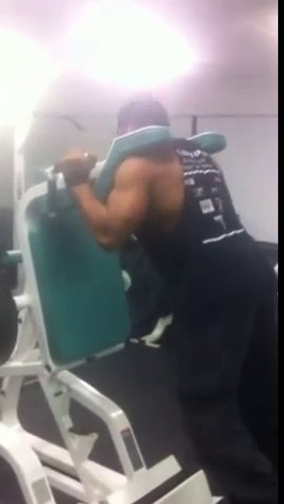 Flight-Right Behind The Scenes: Power Press Hack Squats