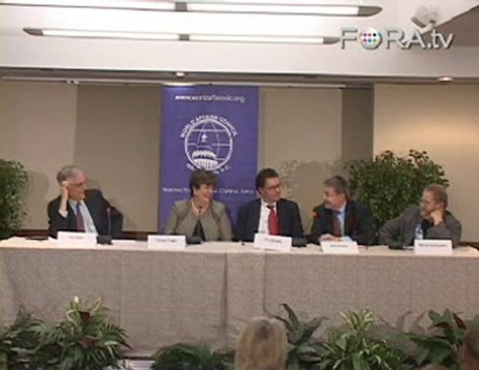 Panel Discussion: Are Bloggers Journalists?