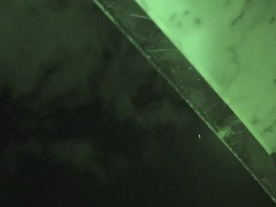 chemtrails sous le lampadaire 16.11.2010 21:36