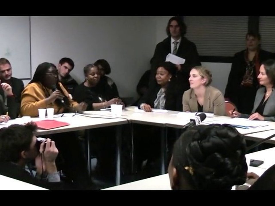 Femme debout !