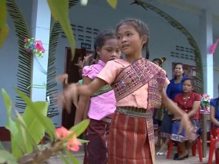 Danse des gamines instrumental Ban None Champa LAOS