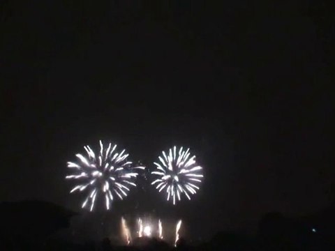 Bouquet final du feu d'artifices de Cergy 2011