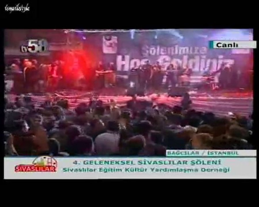 Ismail YK - Sanma Sana Dönerim (Sivaslilar Söleni 08.01.10)