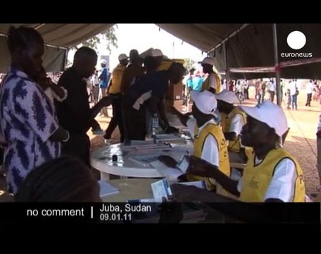 Long queues at polling stations in Juba,... - no comment