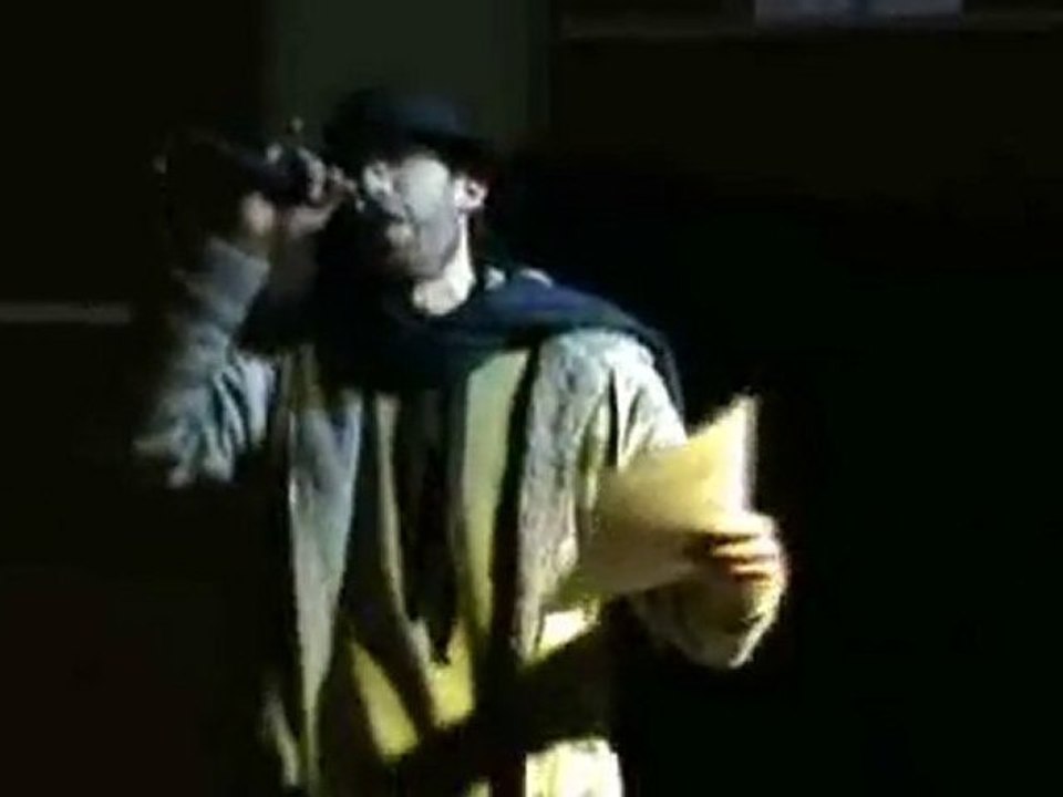 Papy Russe-Noël dictature du bonheur