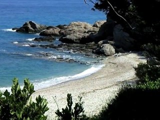 Samos : la plage de Potami à Karlovassi