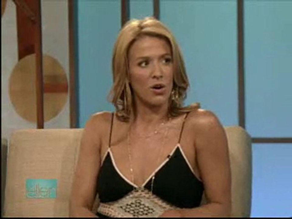 Poppy Montgomery on Ellen Show (4/21/06)