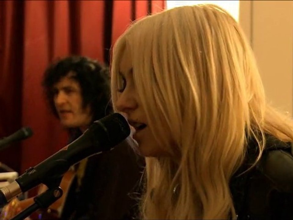 Taylor Momsen en showcase intimiste avec Universal Mobile