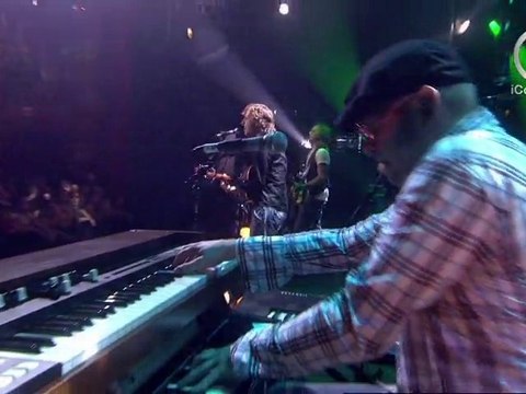iConcerts - James Morrison - You Give Me Something (live)