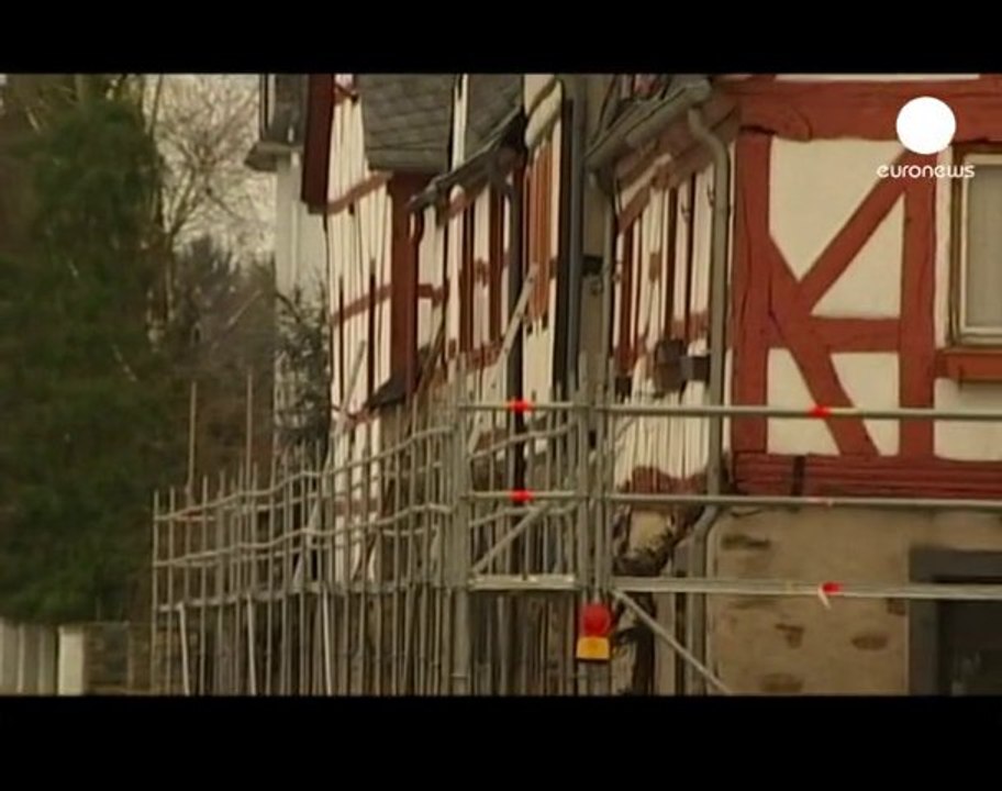 Eriyen karlar Almanya'da su baskınlarına neden oldu