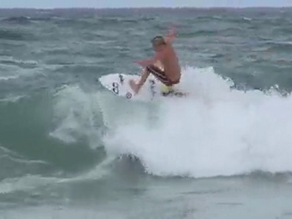 Kolohe Andino surfs some fun waves in Mainland Mexico