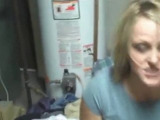 Grosse mygale en sous-sol