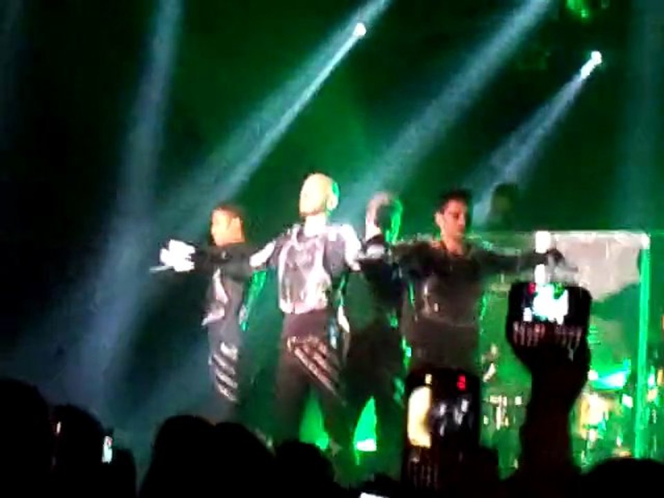 M.Pokora - Début Dangerous - Drancy - 09 Janvier 2011