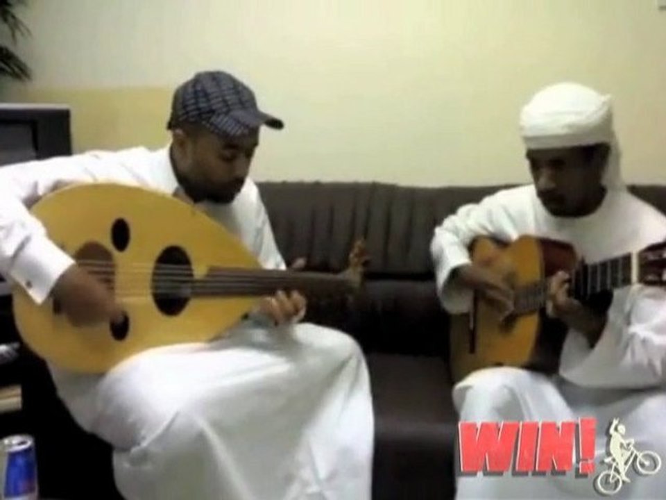 Super Mario suonato con due chitarre acustiche
