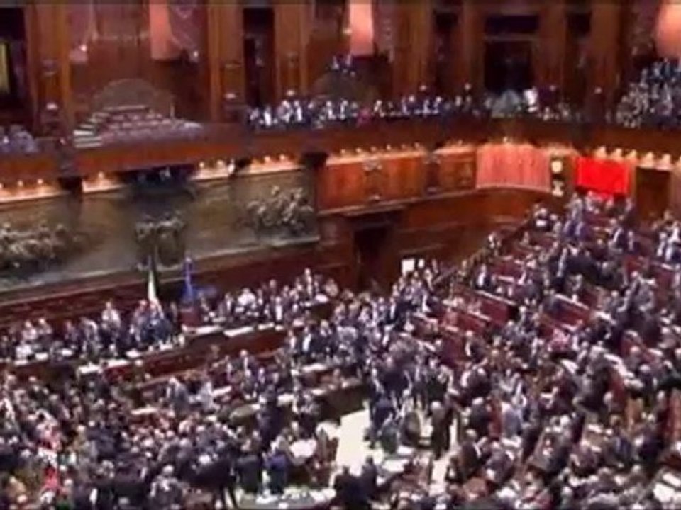 Berlusconi'nin dokunulmazlığı tehlikede